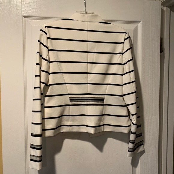 WHITE HOUSE BLACK MARKET STRIPED PONTE BLAZER SIZE 10 NEW NO TAGS! - Picture 5 of 6